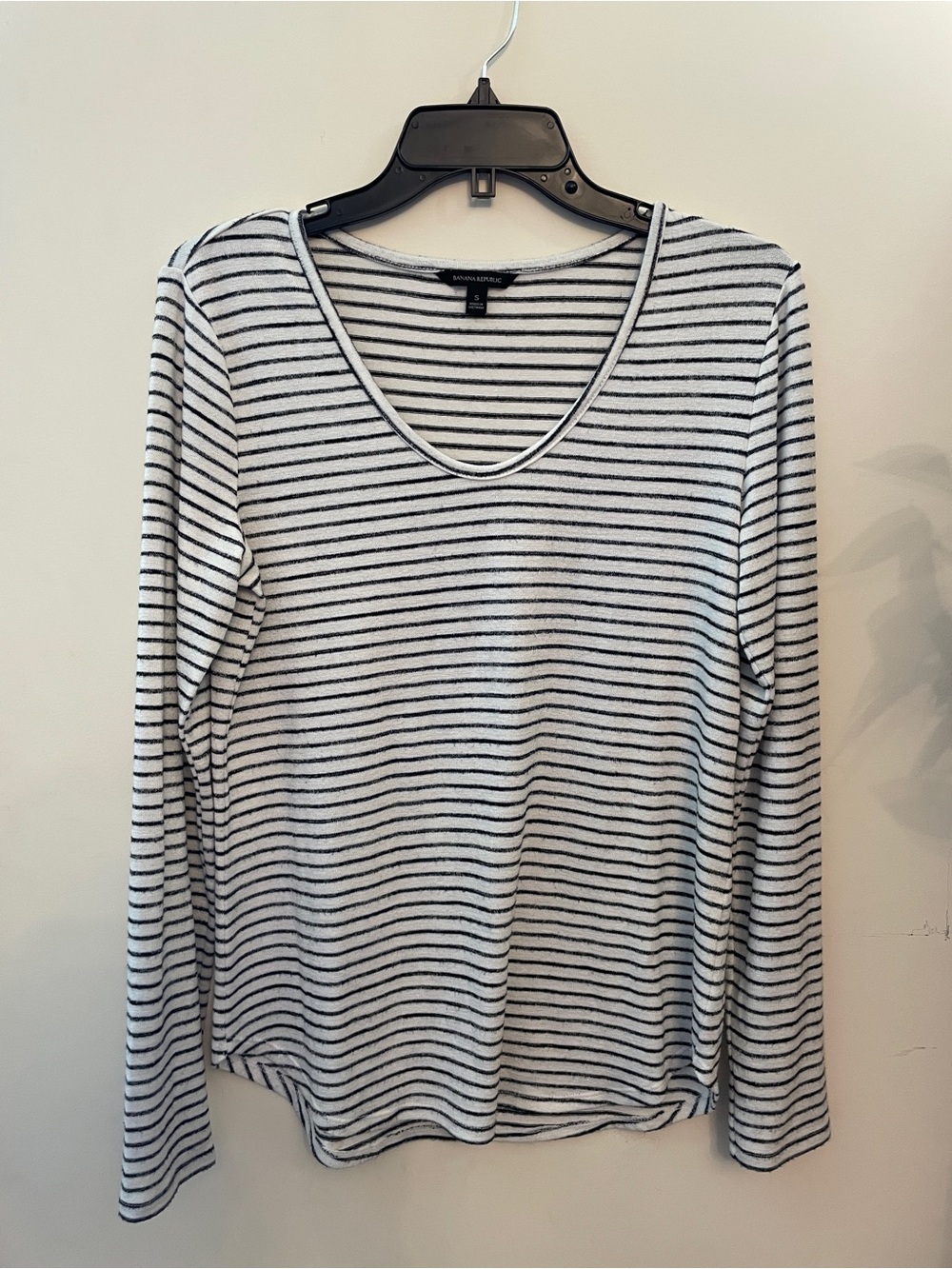 Banana Republic White and Black Striped Long-Sleeve V-Neck Top